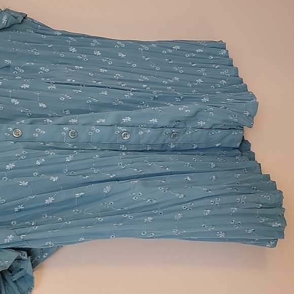 EAST 5TH Coquette Floral Eyelet Short Sleeve Button Down Blouse - Picture 5 of 8